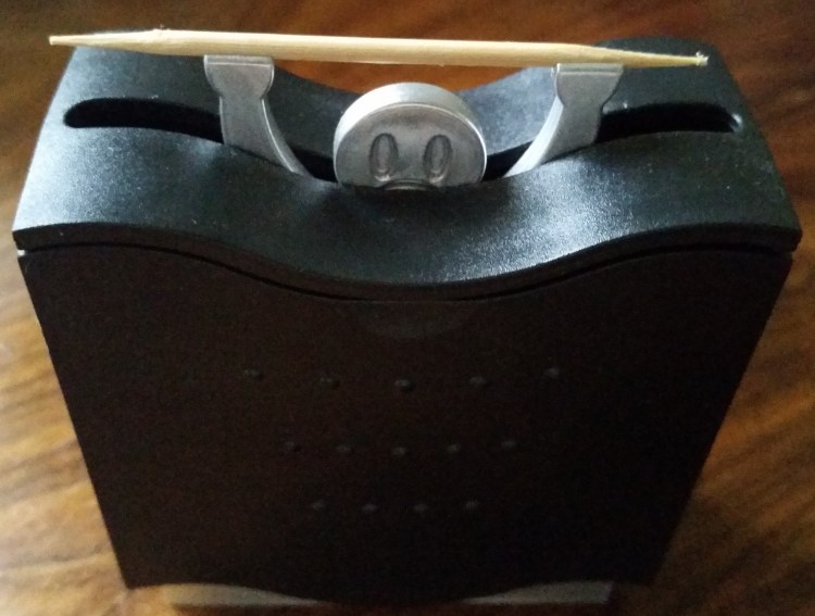 We bought this wonderful toothpick holder in Tavira!