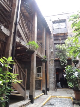 entrance-to-captain-kidd