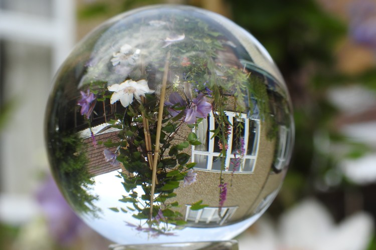 Lensball