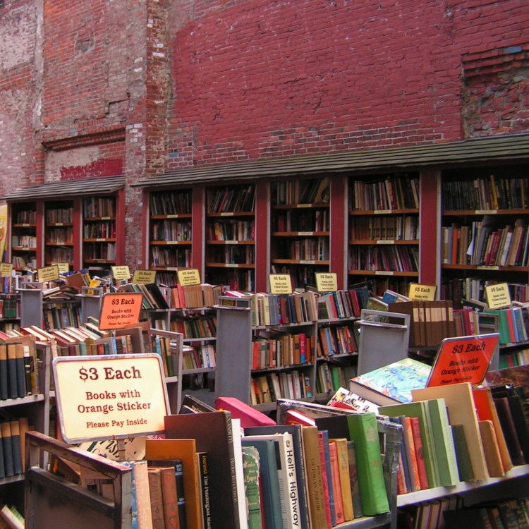 Brattle Bookshop Outside Lot