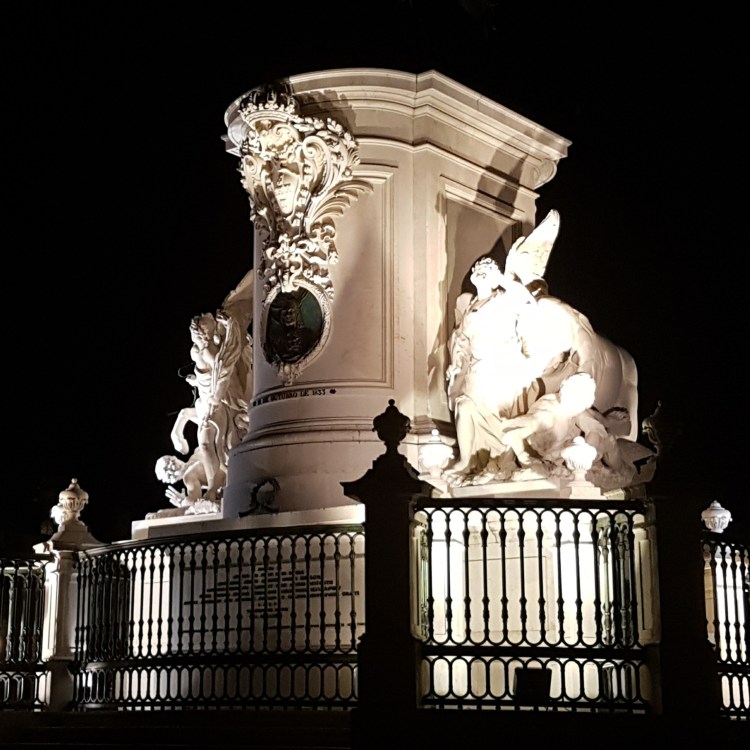 8 floodlight spotlight